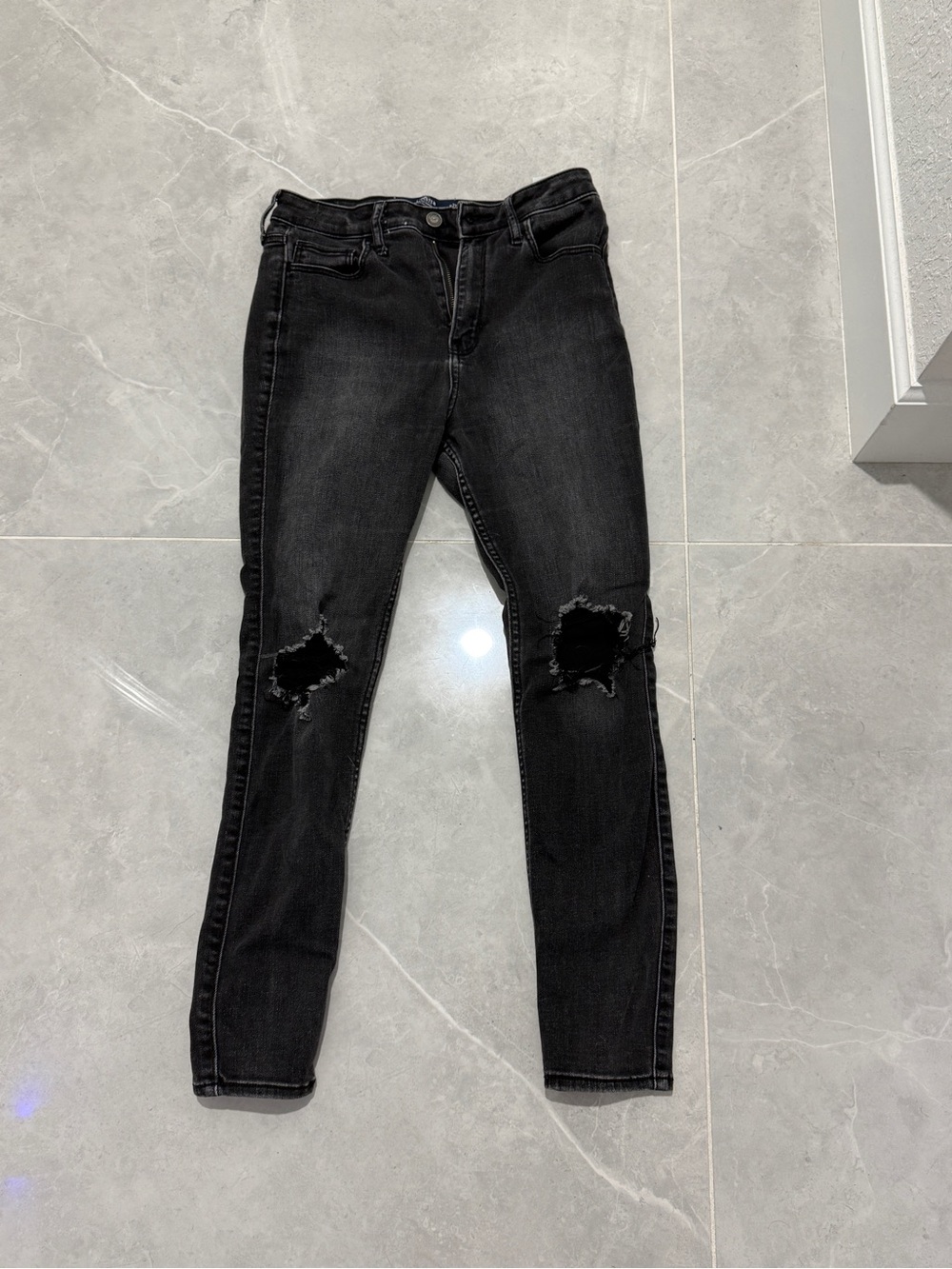 Hollister Black Distressed Skinny Jeans with Knee Rips